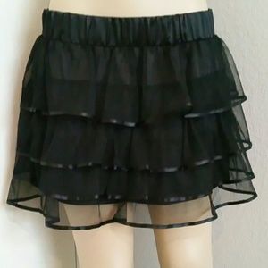 NWT Black ruffled net mini skirt